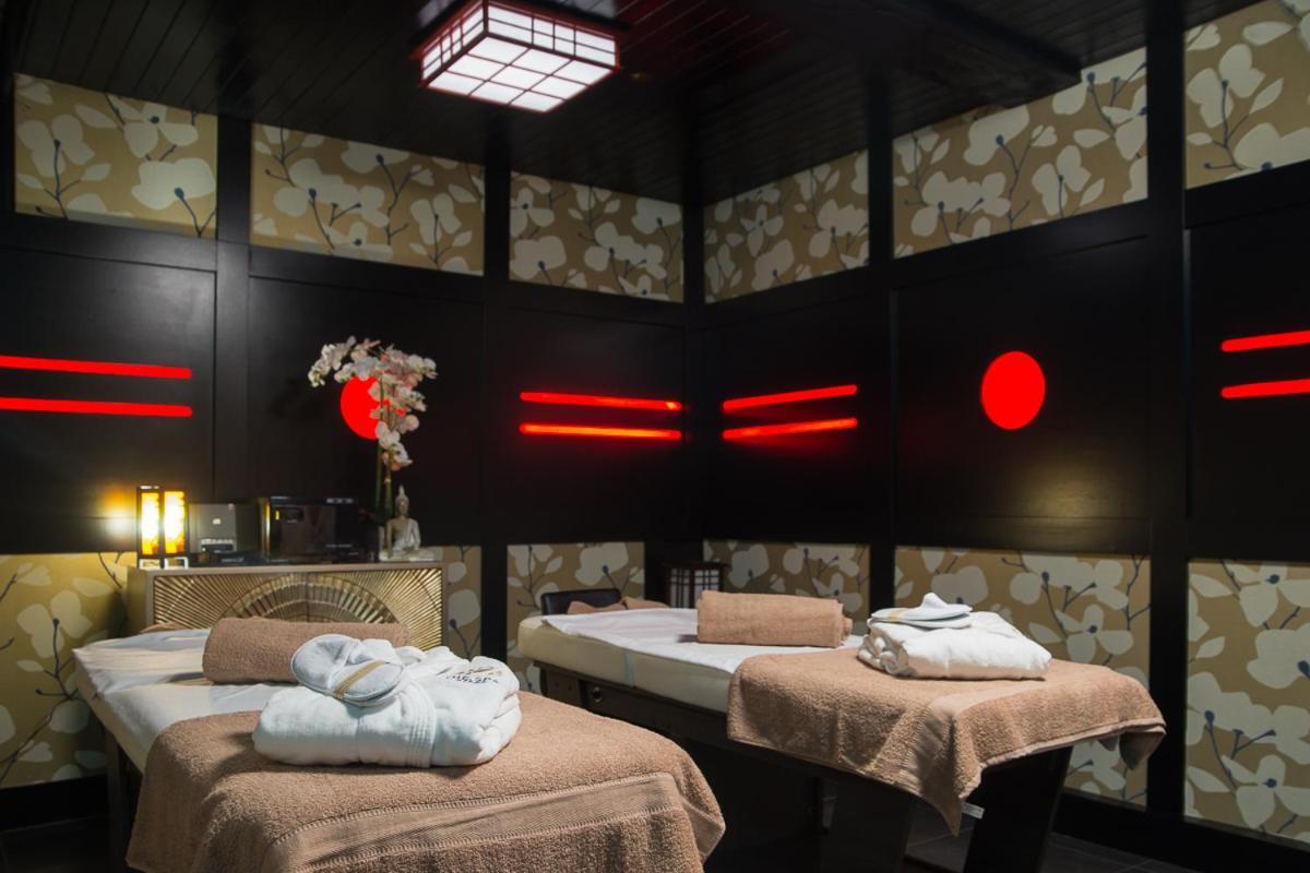 Holyrood Hotel - Leisure Centre & The Spa At Orchids Bundoran Exteriör bild