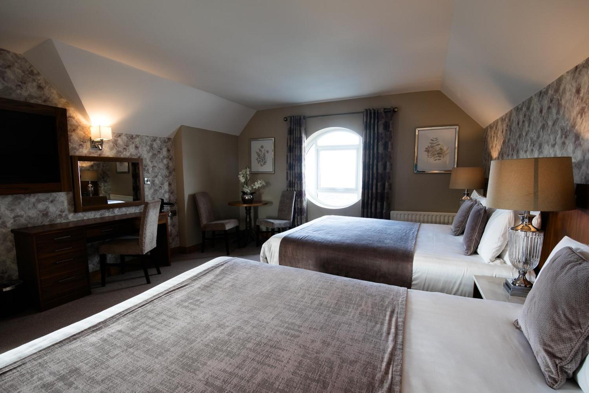 Holyrood Hotel - Leisure Centre & The Spa At Orchids Bundoran Exteriör bild
